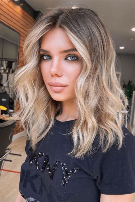 shoulder length short wavy hair|trendy shoulder length wavy hair.